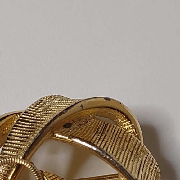 Gold Tone Asymmetrical Brooch With Purple Stone - Picture 5 of 14